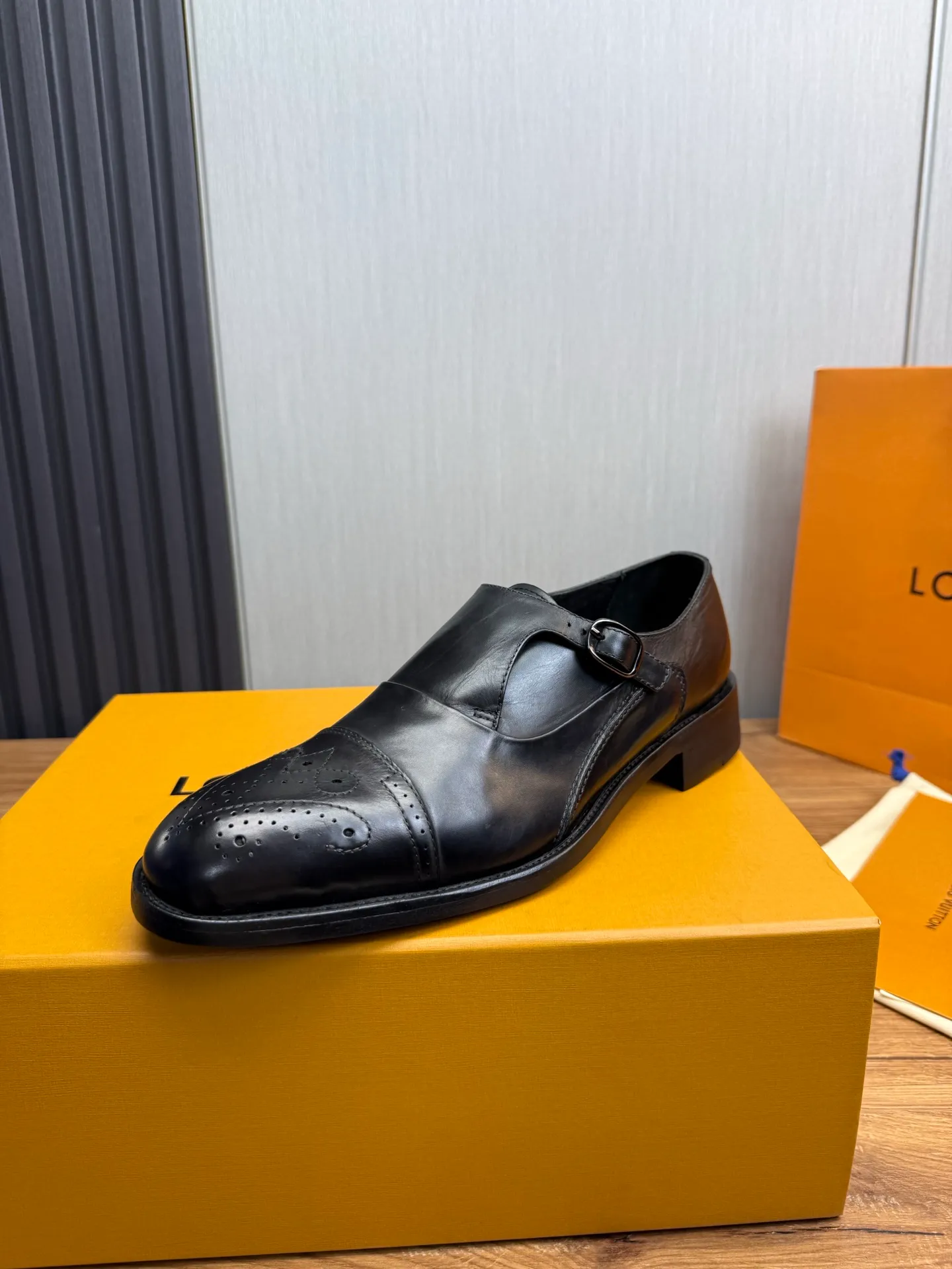Men's shoes💰760💰 LV. Men's business casual leather shoes, 1:1 shipment ⬆️Luxurious and noble👞All imported original brand leather, just to create a more comfortable wearing experience, upper: original cowhide ➕Imported full cow lining, original leather outsole ✔️36-45 (38.45 non-refundable)